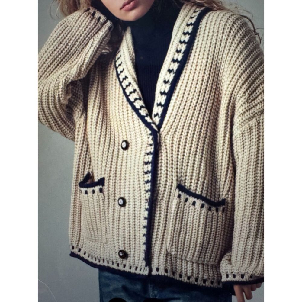 Urban Daisy CHUNKY CONTRAST CARDIGAN SIZE M/L Taupe NWT